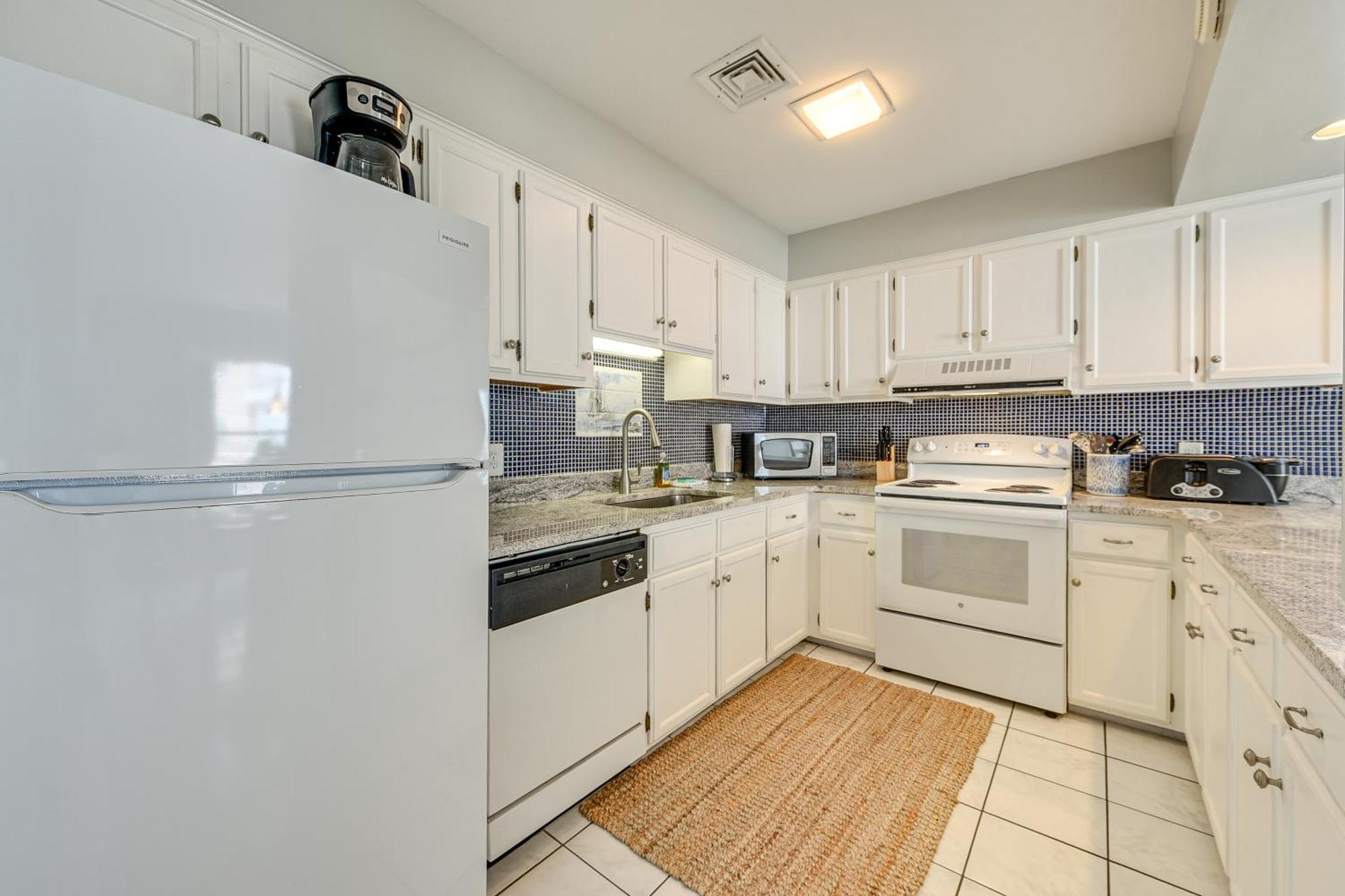 מירטל ביץ' Sunny Seaside Condo With View - Walk To Beach מראה חיצוני תמונה